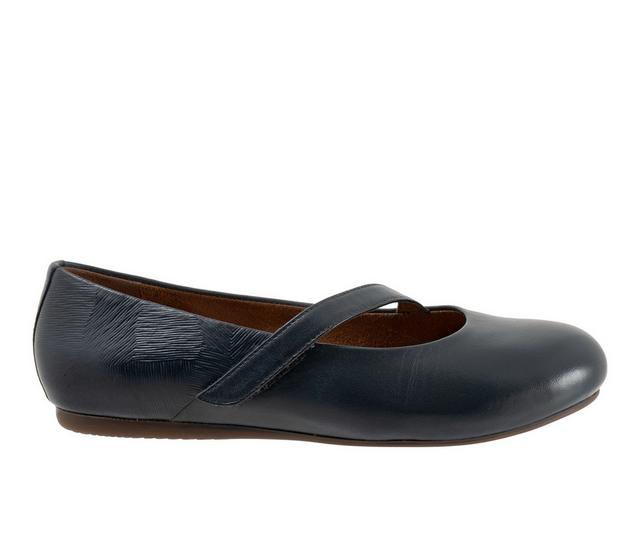 Women's Softwalk Syracuse Flats in Navy color