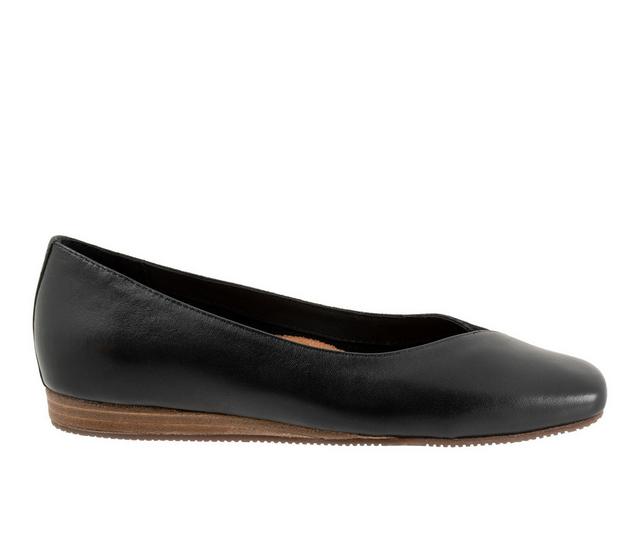 Women's Softwalk Vina Flats in Black color
