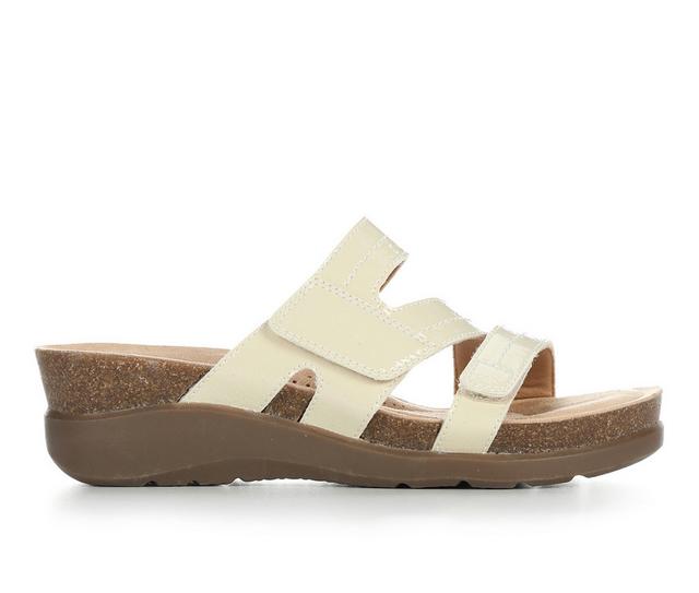 Women's Clarks Calenne Holly Sandals in Cream Patent color