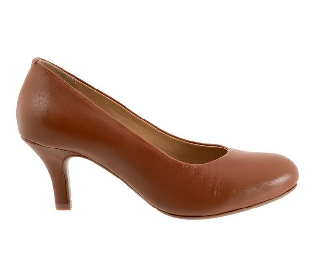 Women's Trotters Lanay Pumps in Luggage color