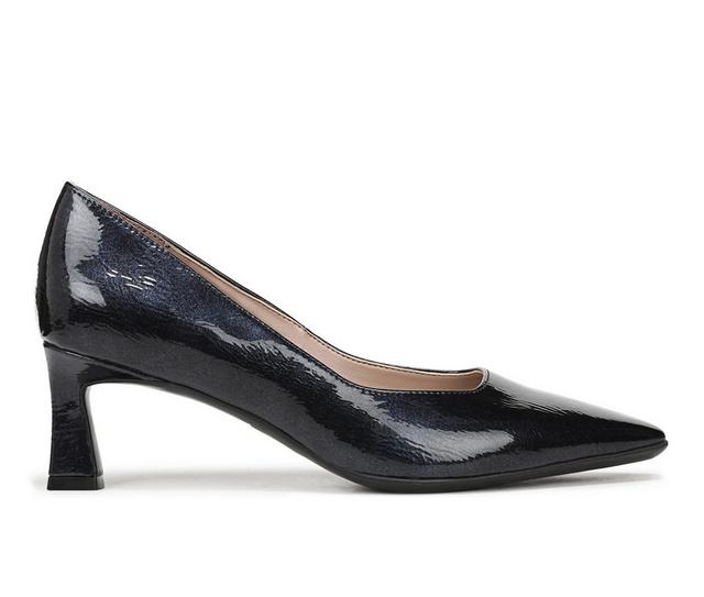 Women's Naturalizer Tylan Pumps in Navy color