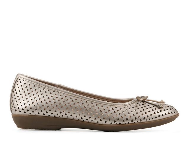 Women's Cliffs by White Mountain Carris Flats in Platino color