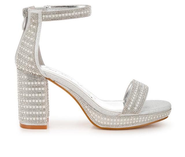 Women's London Rag Mejuri Dress Sandals in Silver color