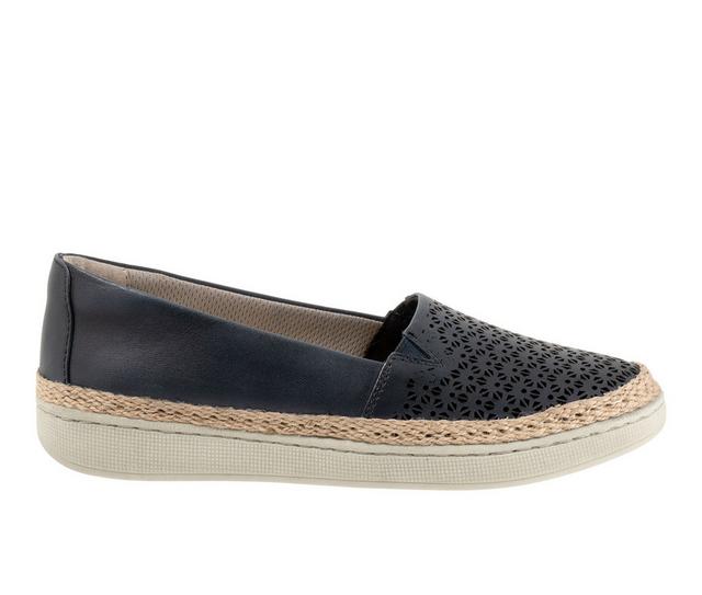 Women's Trotters Accent Perf Flats in Navy color