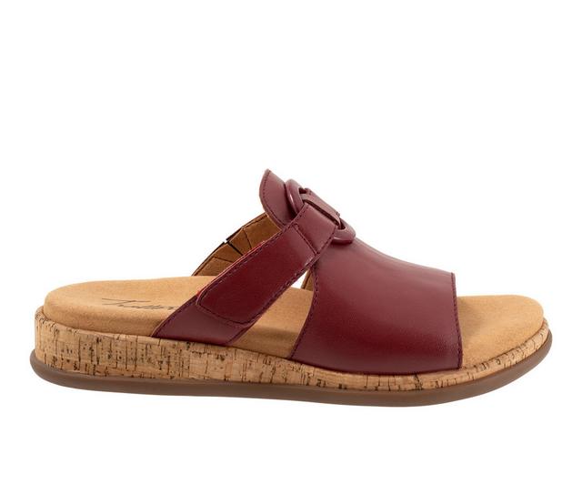 Women's Trotters Ginnie Sandals in CHERRY color