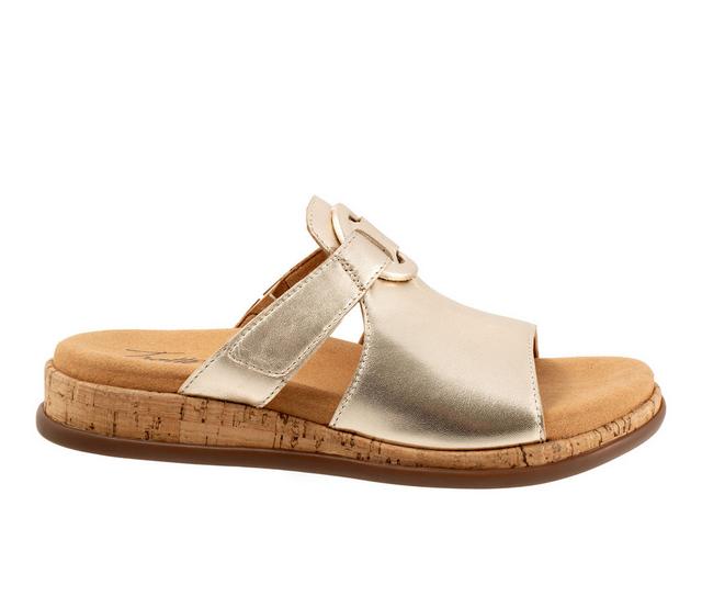 Women's Trotters Ginnie Sandals in Champagne color