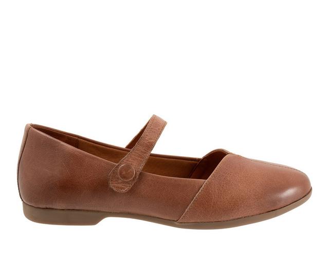 Women's Trotters Irene Flats in Luggage color
