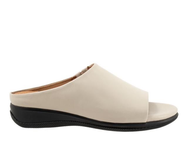 Women's Softwalk Turner Sandals in Ivory color