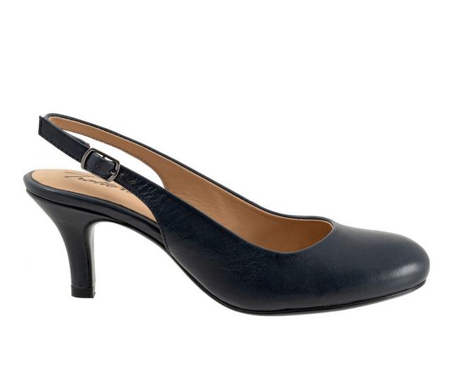 Women's Trotters Lexi Pumps in Navy color
