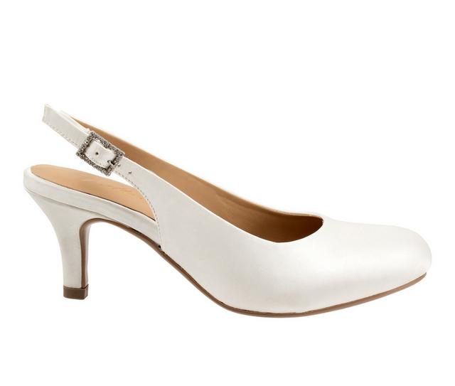 Women's Trotters Lexi Bridal Pumps in White color