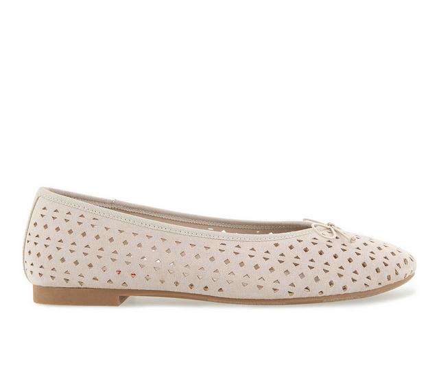 Women's Unionbay Taziana Flats in Chalk color