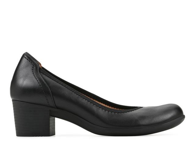 Women's Cliffs by White Mountain Tripton Pumps in Black color