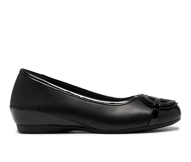 Women's Clarks Cathrynn Luna Flats in Black/Black color