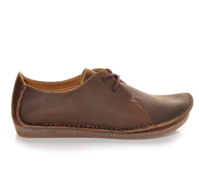 Women's Clarks Janey Mae Oxfords in Beeswax color