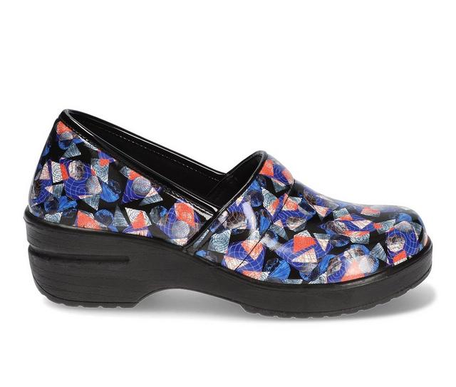 Women's Easy Works by Easy Street Lyndee Slip-Resistant Clogs in Blue Shapes Pat color