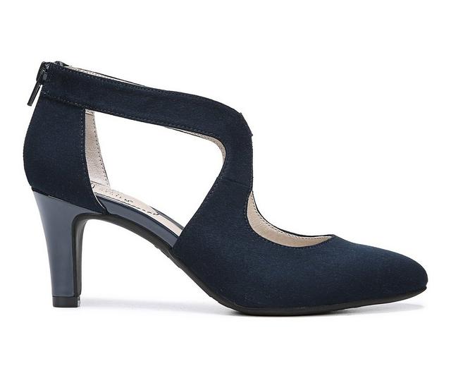 Women's LifeStride Giovanna 2 Pumps in Navy color