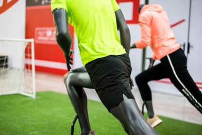 Running clothes on mannequins 
