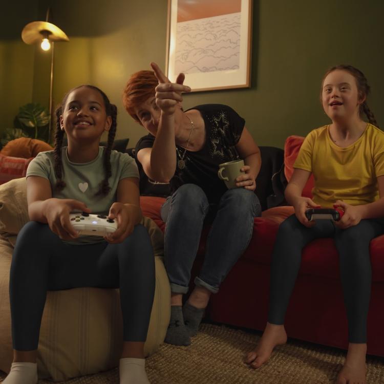 Family group - Video