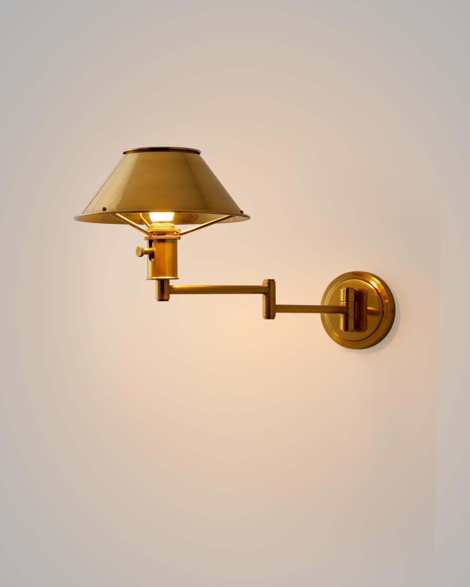 Serena & Lily Amherst Sconce - Thumbnail 3