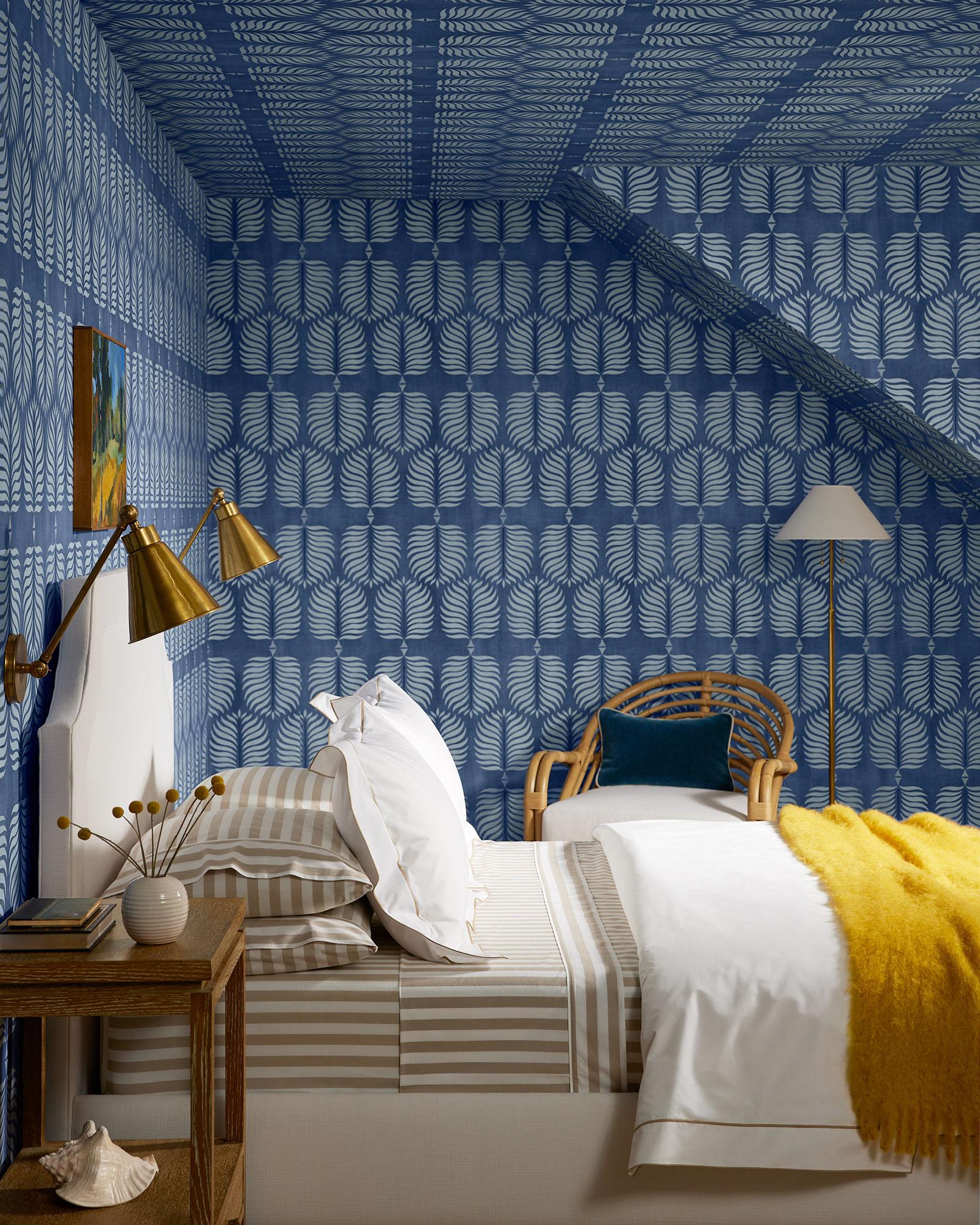 NEW Serena shops & Lily Granada Wallpaper-Navy/Green