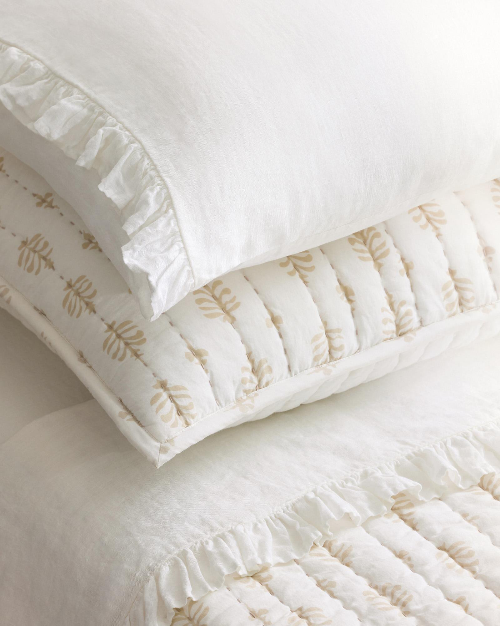 BeddingBundleNaturalSandCambriaShamsQuiltNantucketLinenSheetsSetbrandx0437_CV1