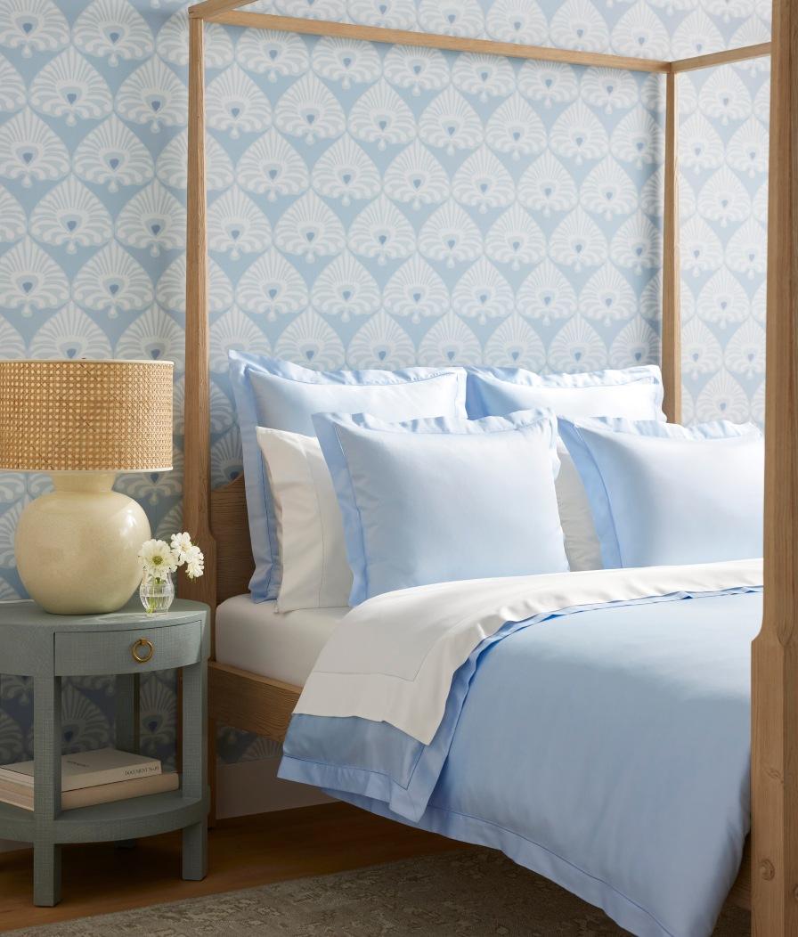 Serena and best sale lily canopy bed