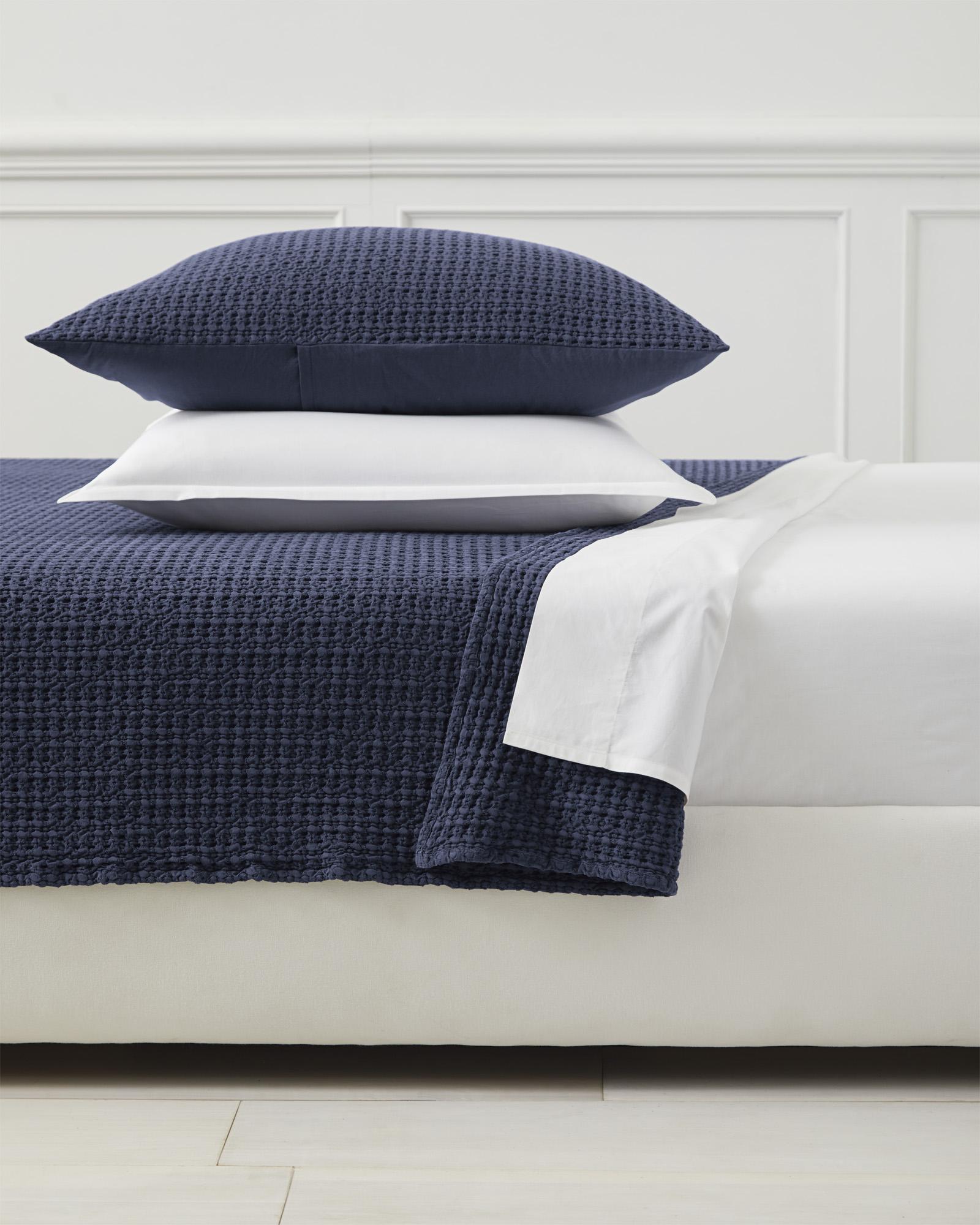 Blanket_Montauk_Navy_MV_Crop_BASE