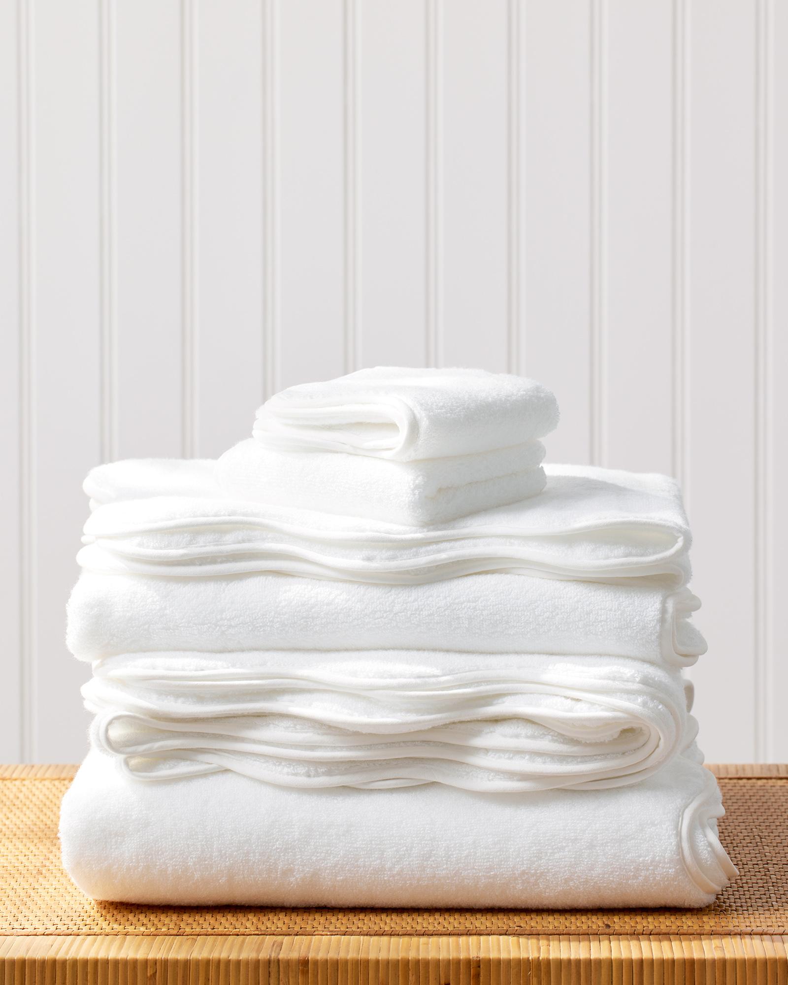 CAT_Bath_Wave_Towels_White