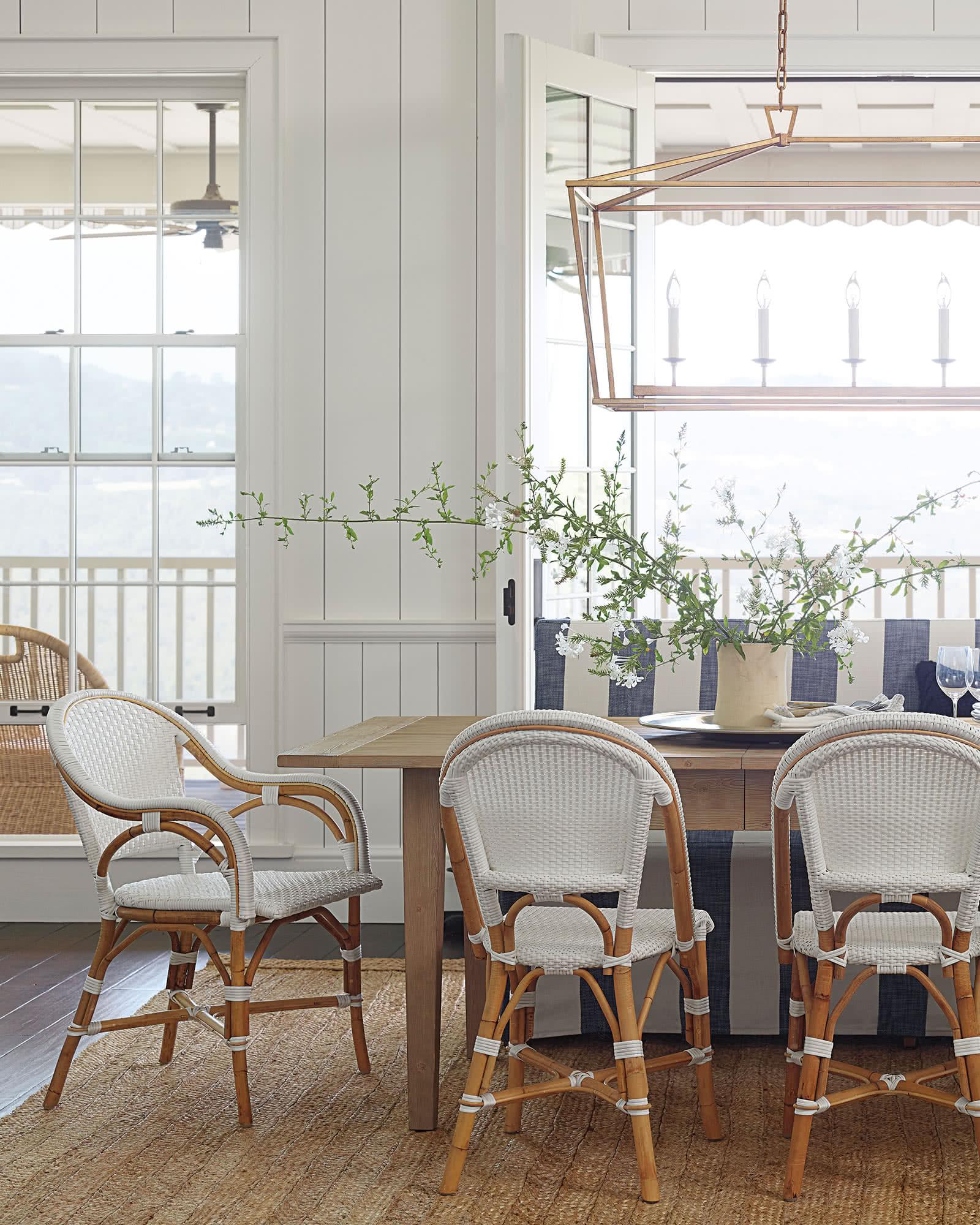 DIN_Beachhouse_RDH-0069-Main_Crop1_Crop_BASE
