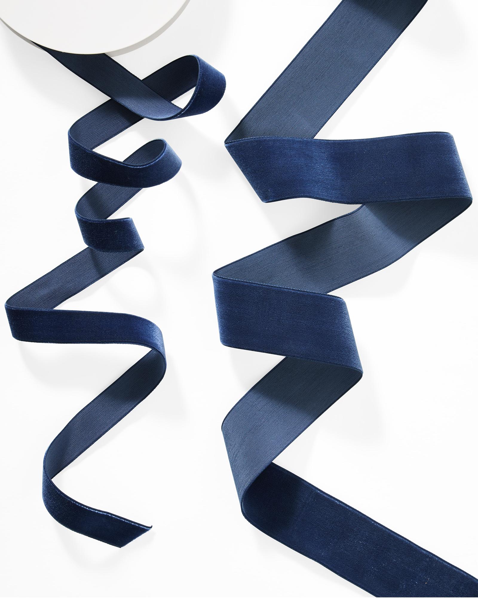 Decor-Holiday-Gift-Wrap-Ribbon-Navy-Velvet-Group-Set-web-0488