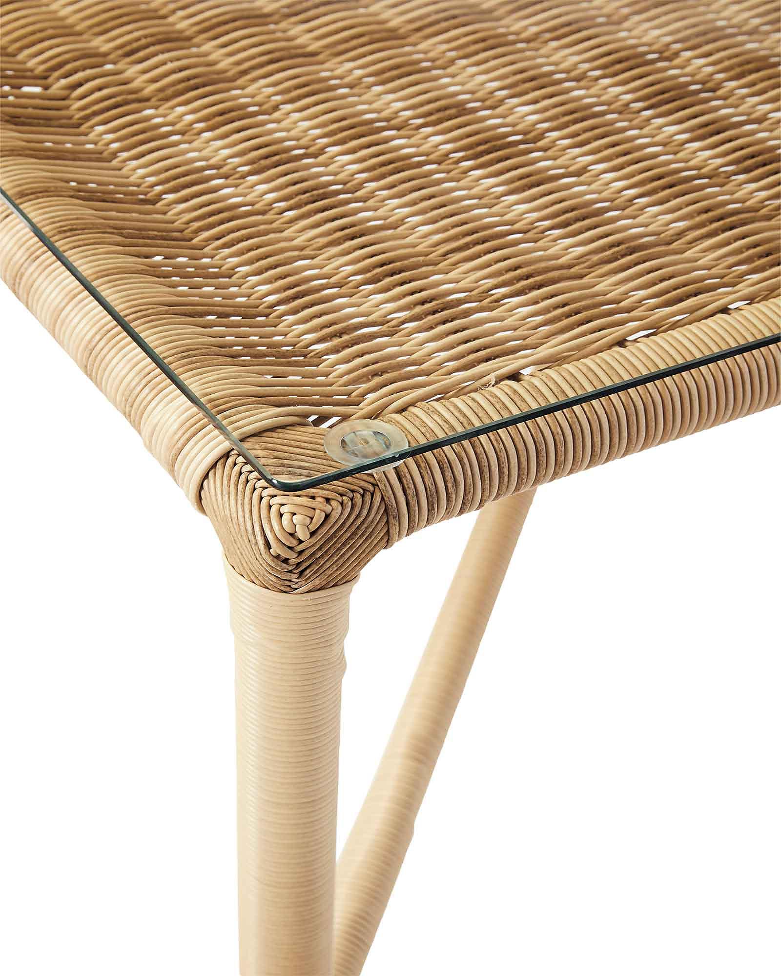 Furn_Pacifica_Dining_Table_Dune_Detail_MV_145