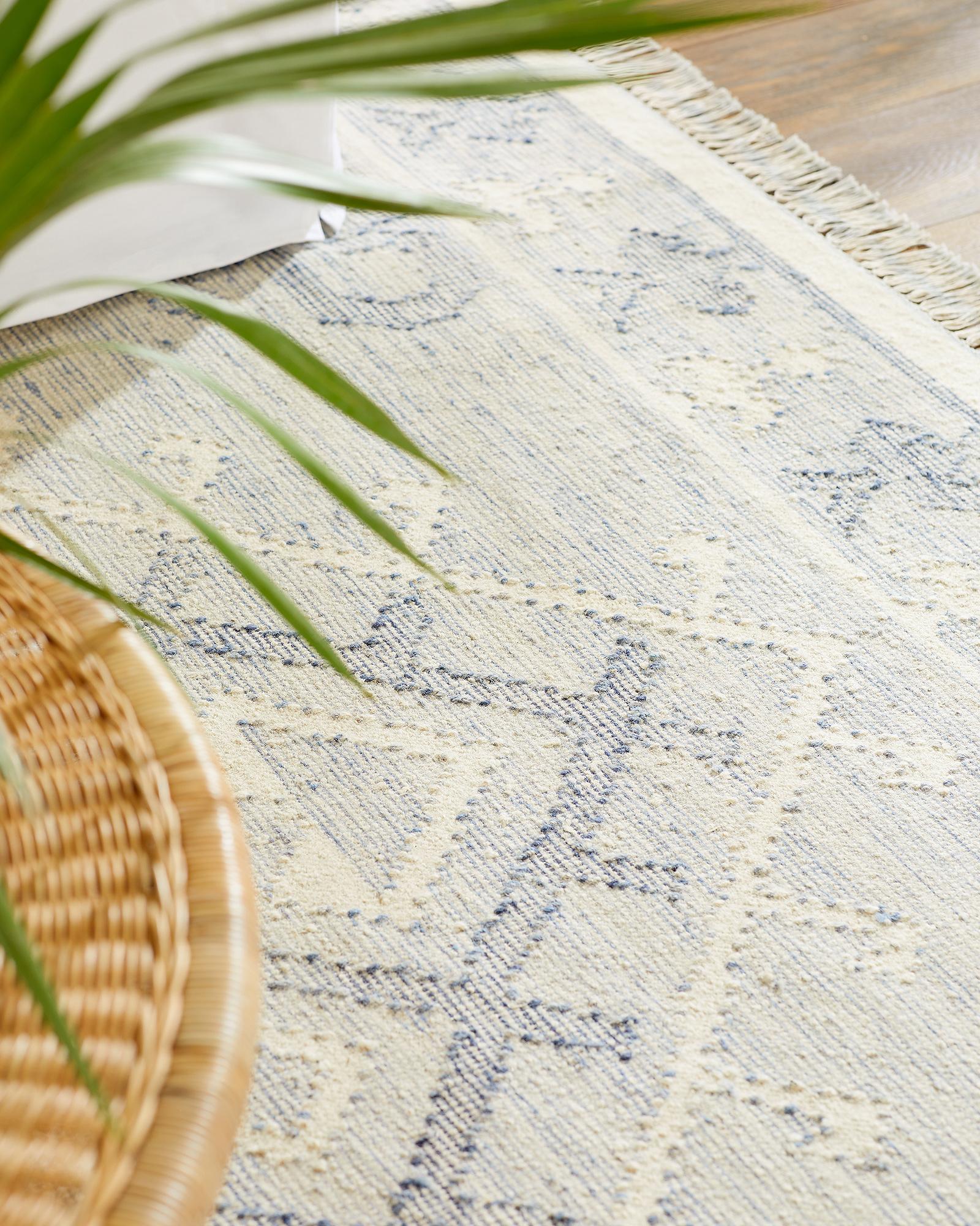 LR_Summit_Sectional_Rug_Detail-0201_CV1