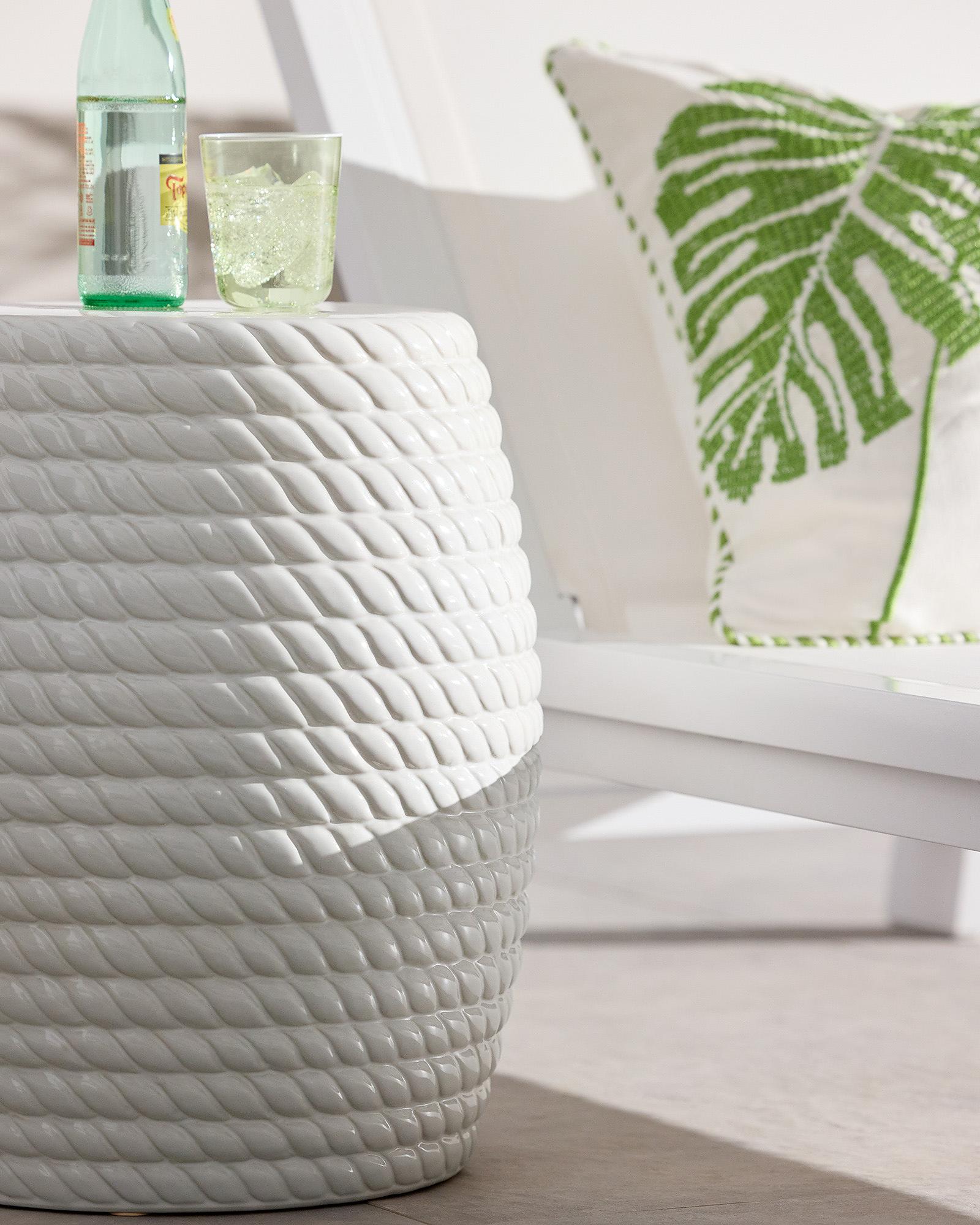 Outdoor-White-Side-Table-Rope-Stool-brand-xC6A9812_CV1