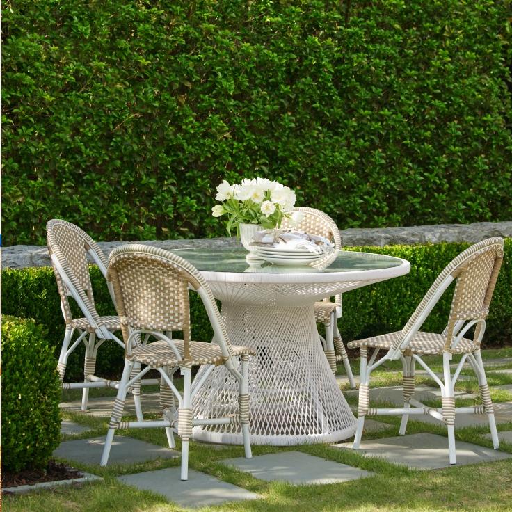 outdoor dining tables
