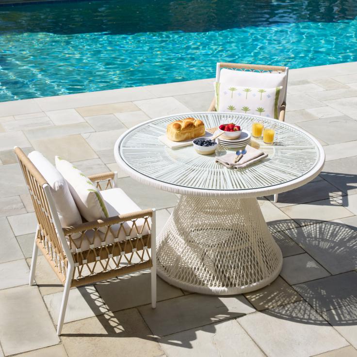 outdoor dining tables