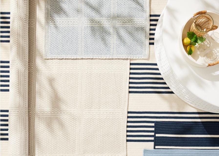 OUTDOOR RUGS