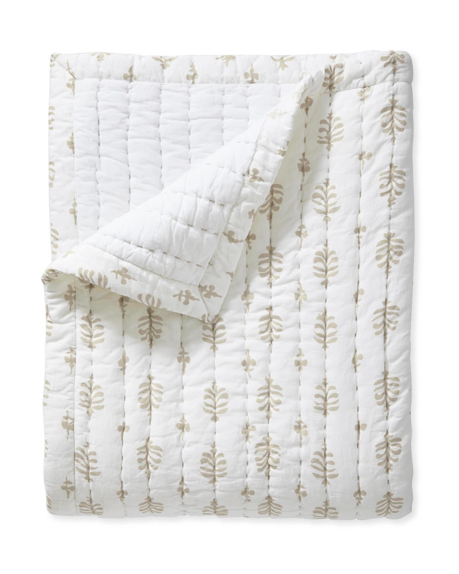Quilt_Cambria_Sand_Fold_MV_0294_Crop_SH