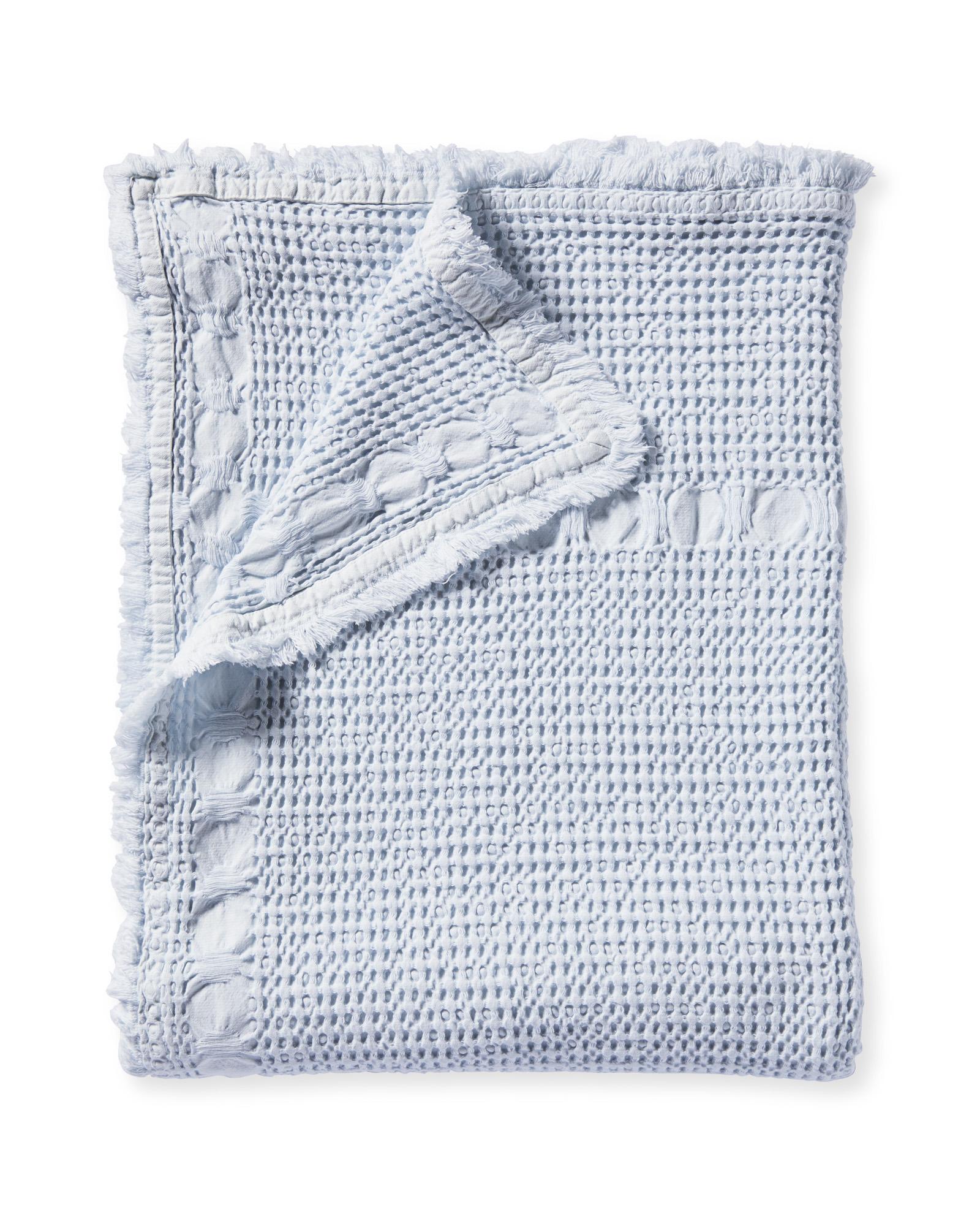 Quilt_Lakeside_Sky_Fold_MV_0408_Crop_SH