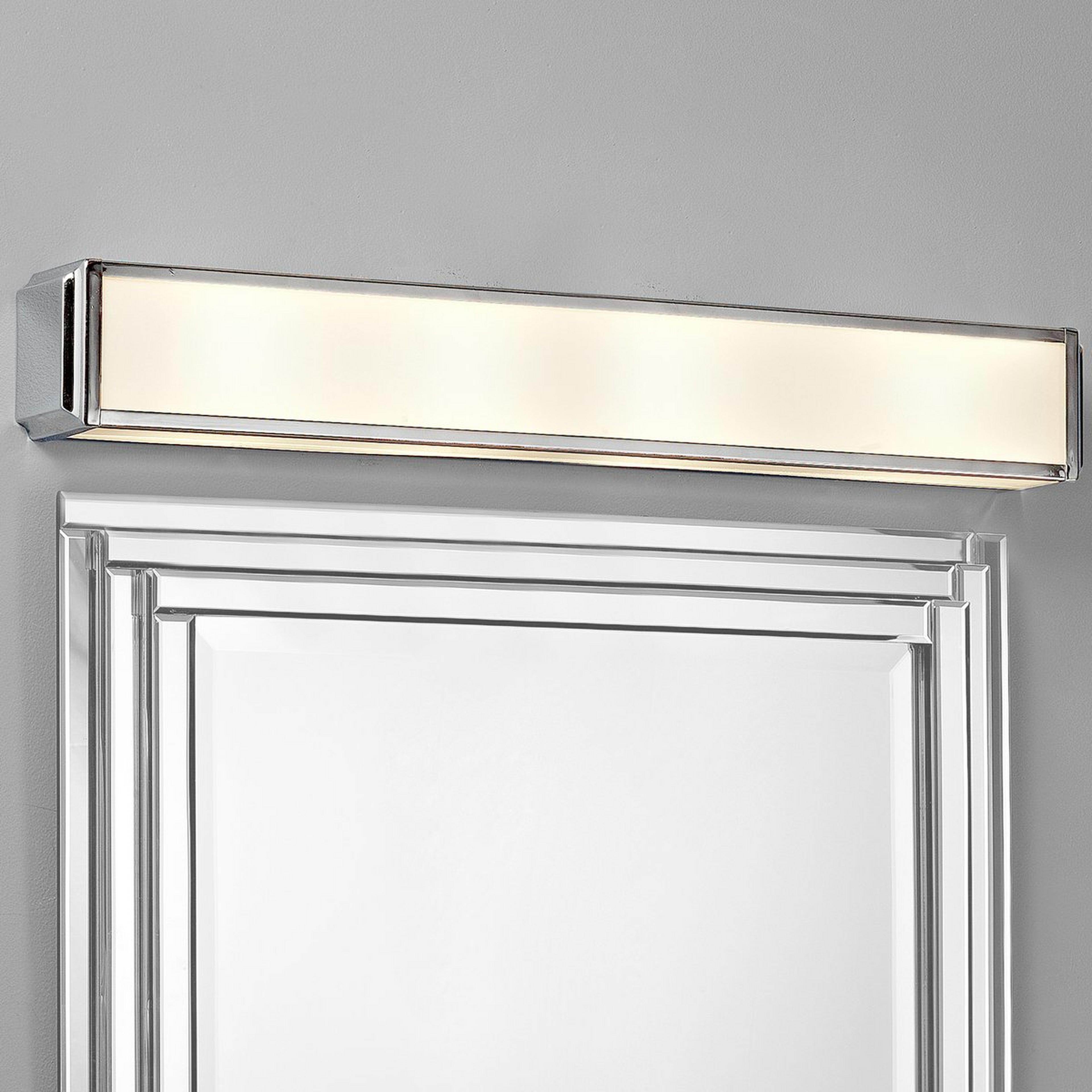 A Metropolitan Bar Vanity Light - 4 Light with Polished Nickel color