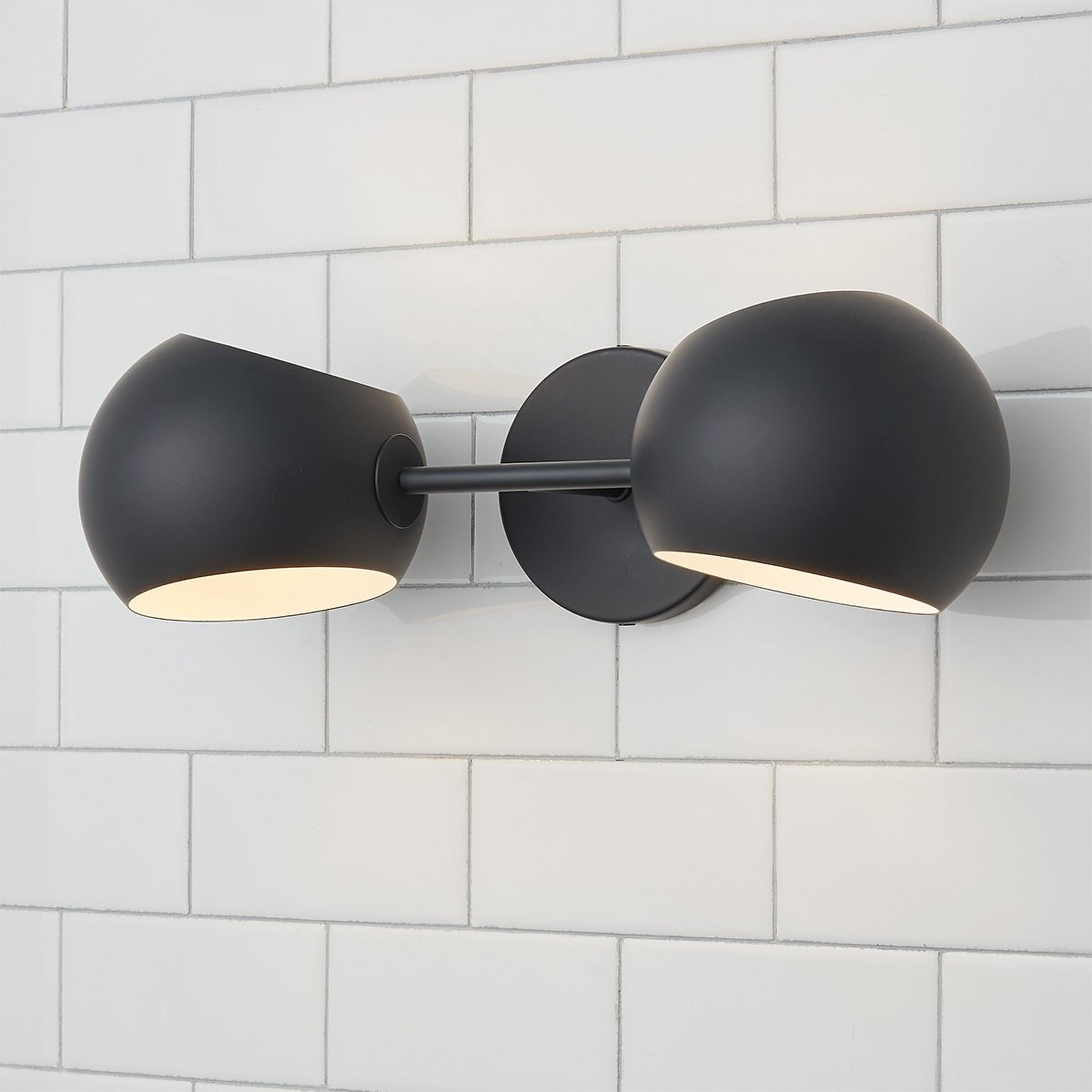 A Xaviero Metal Vanity Light - 2 Light with undefined color