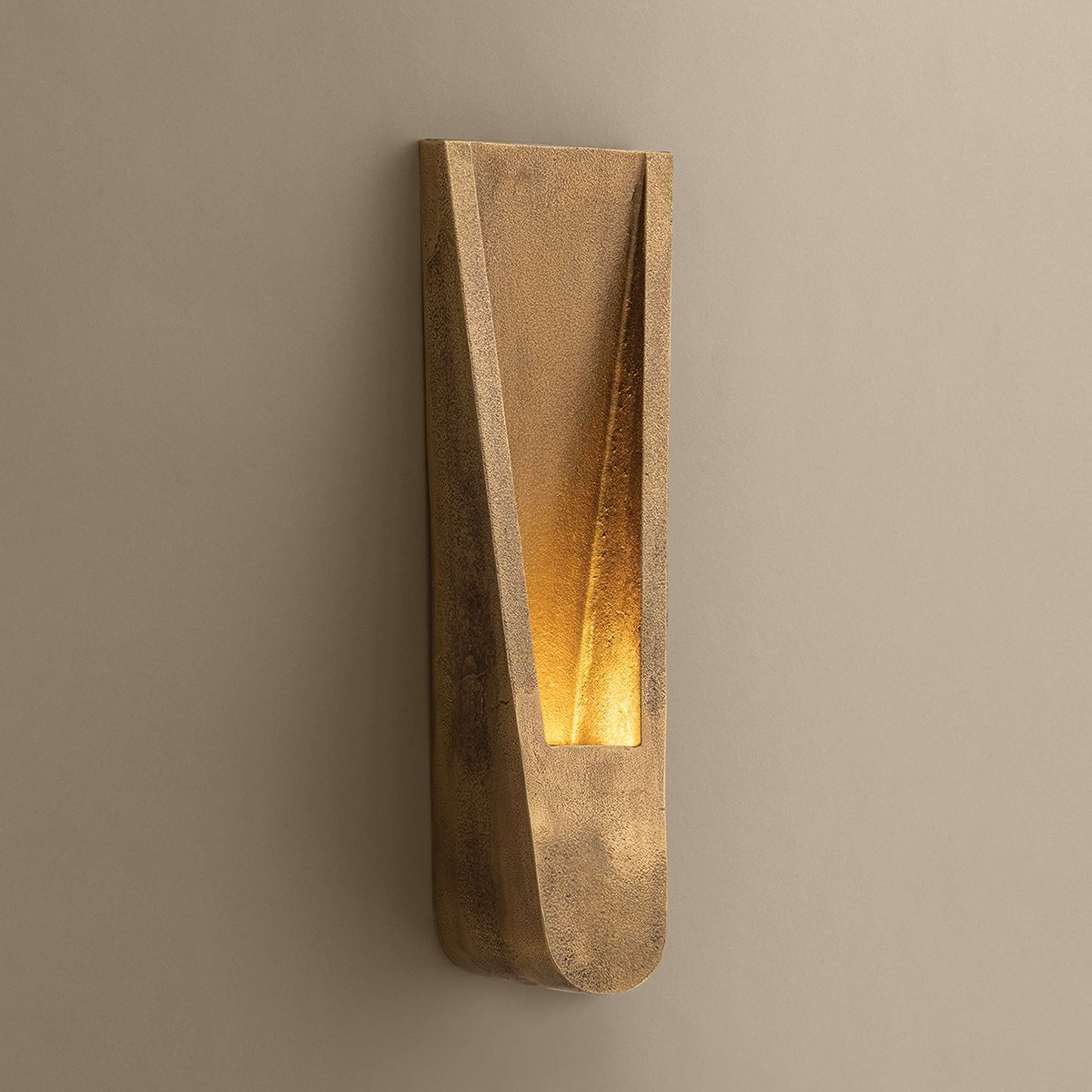A Artifact Sconce with Antique Brass color