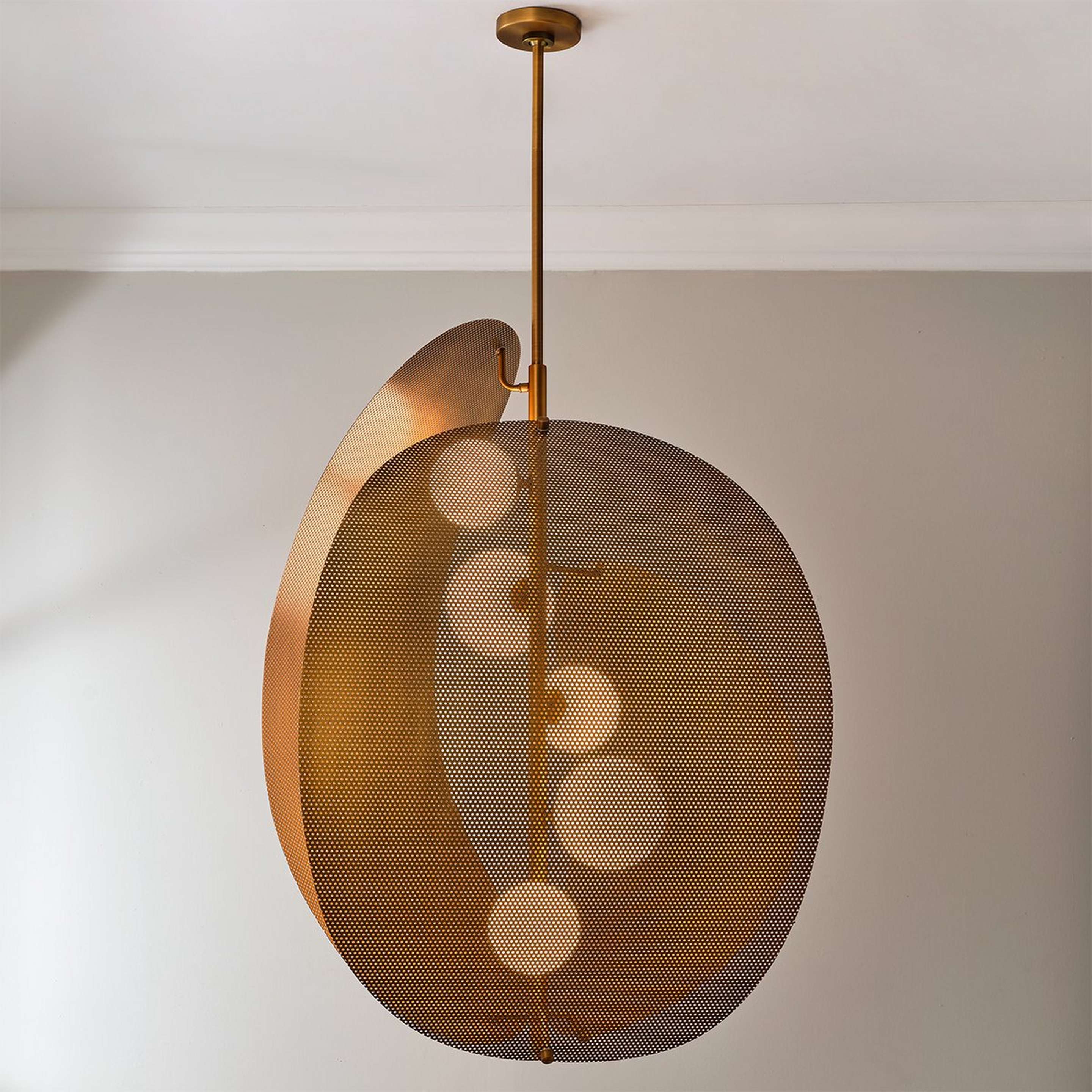 A Clairmore Chandelier with Aged Brass / Frosted Glass color