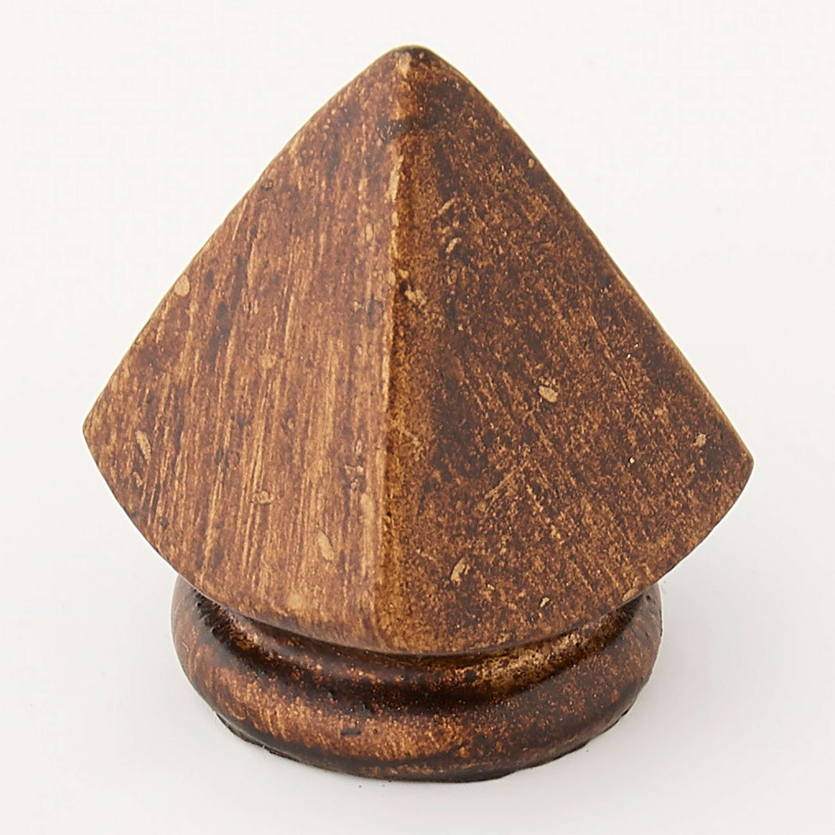 A Spear Head Finial with Aged Gold color