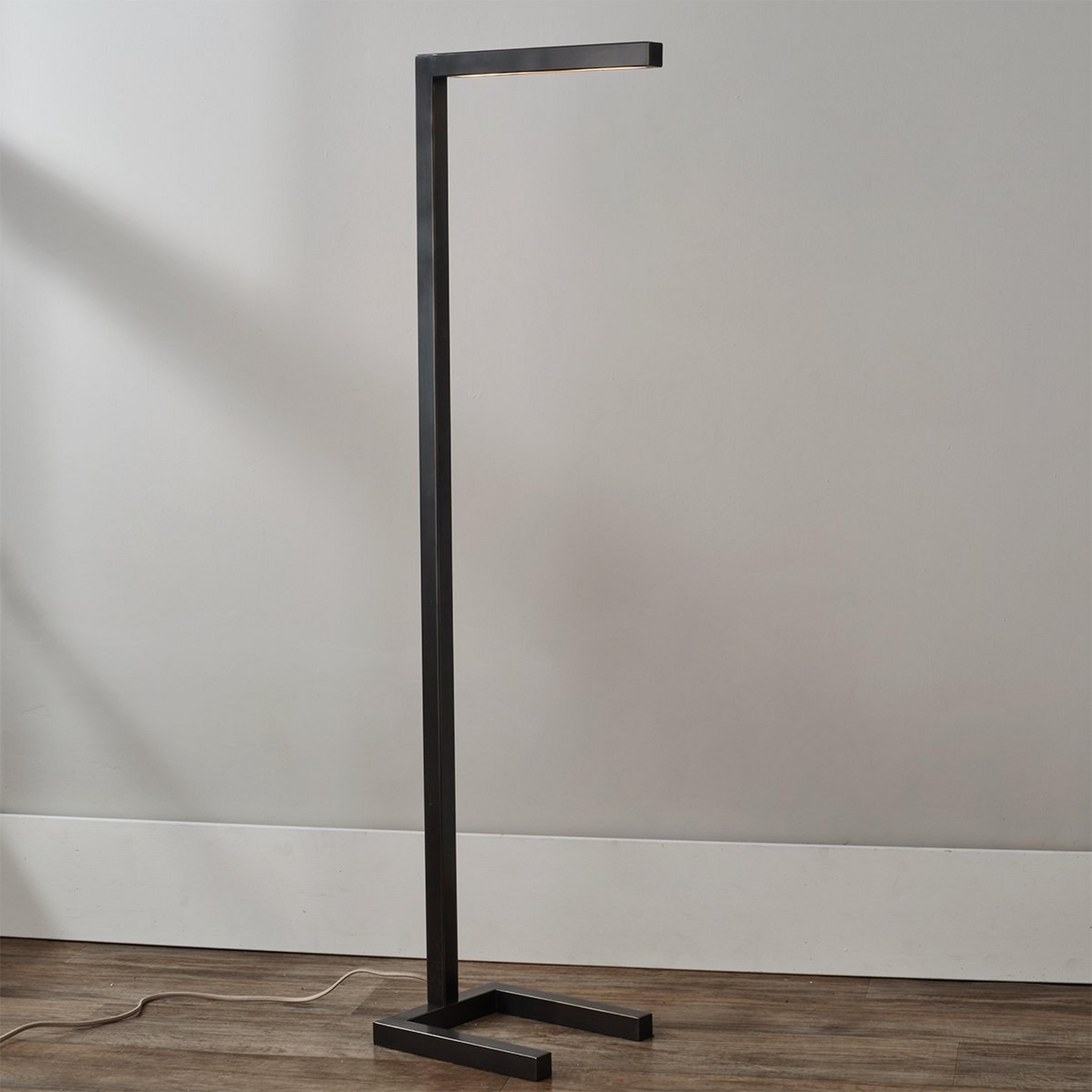 A Eccles Floor Lamp with Black color