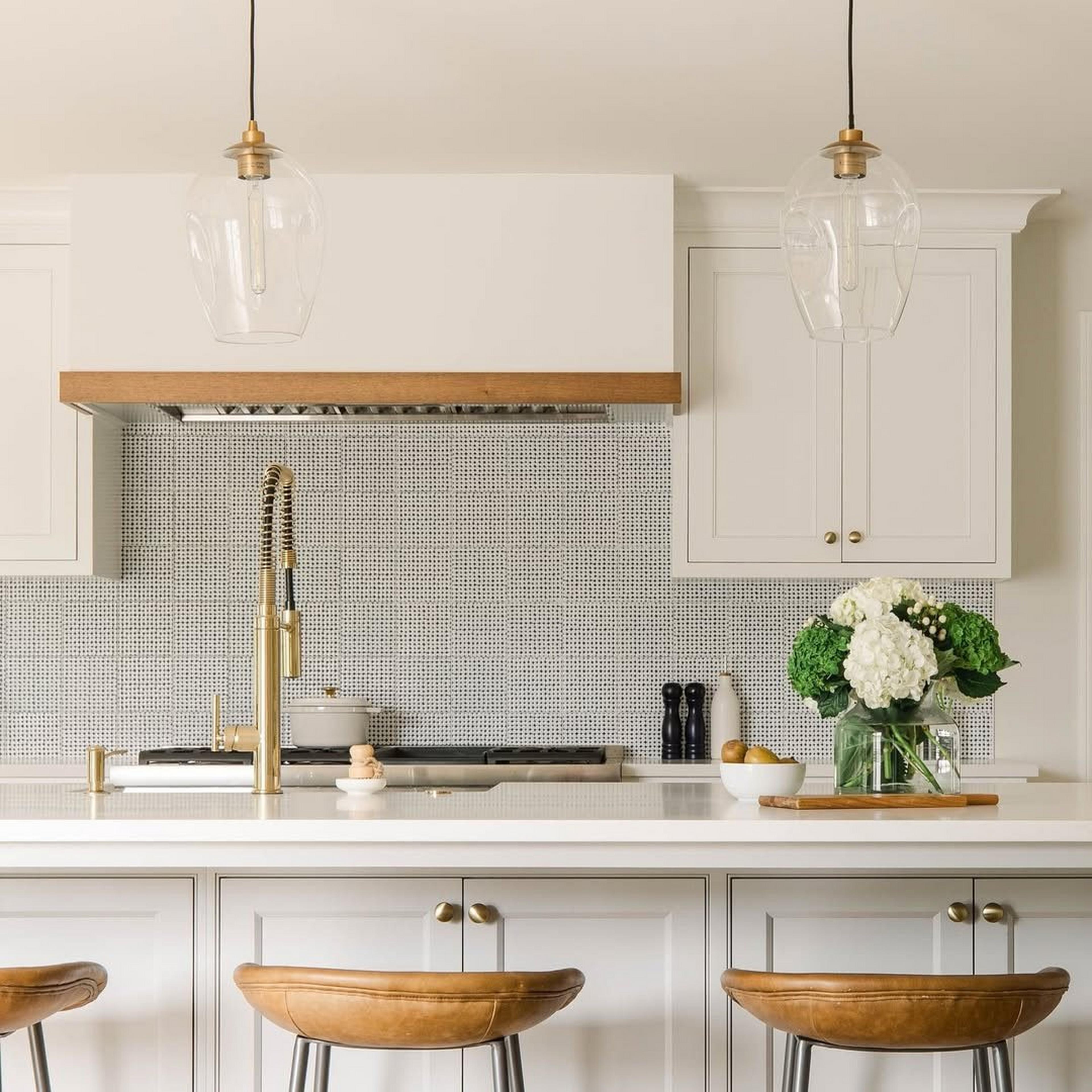 Kitchen island pendants