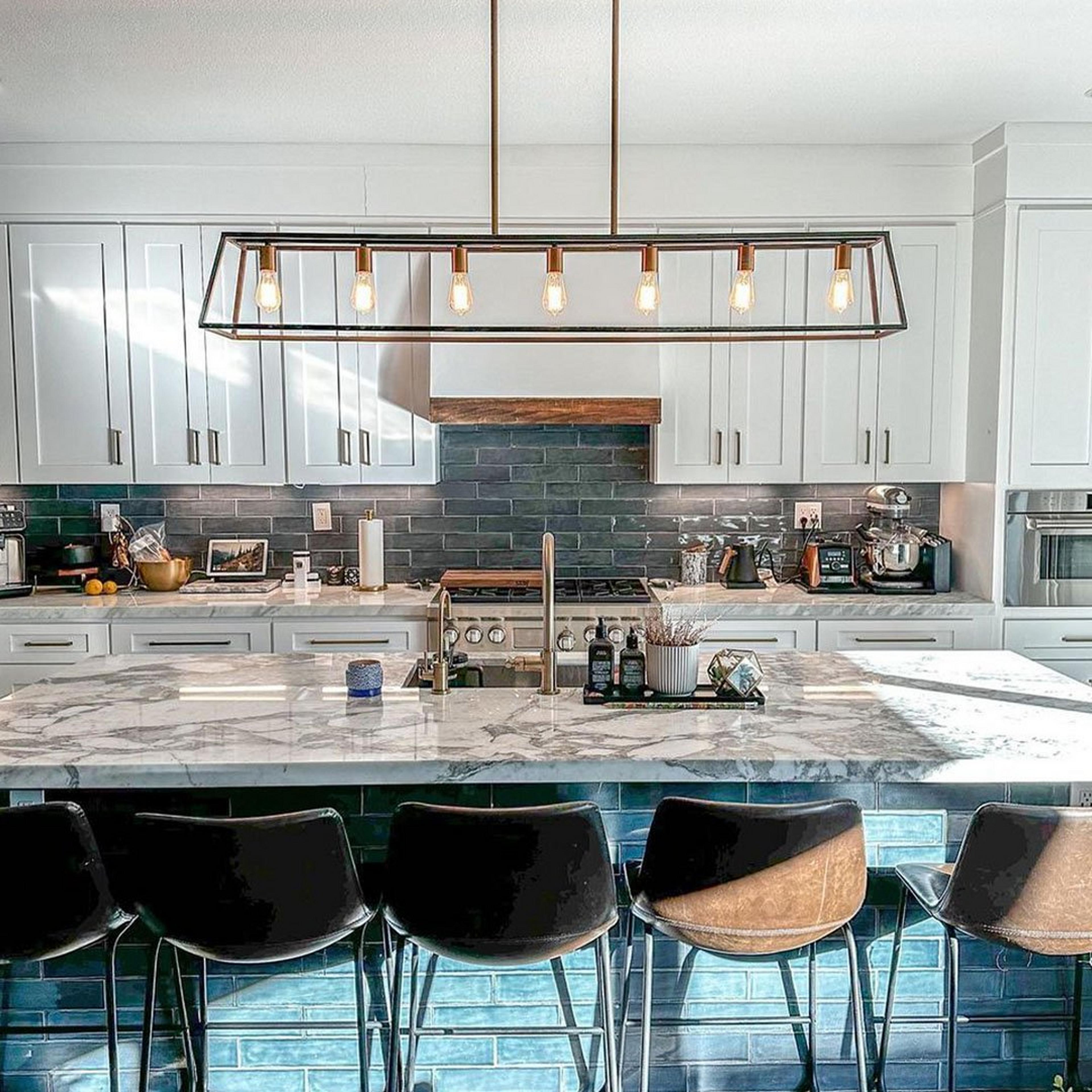 Kitchen island chandelier