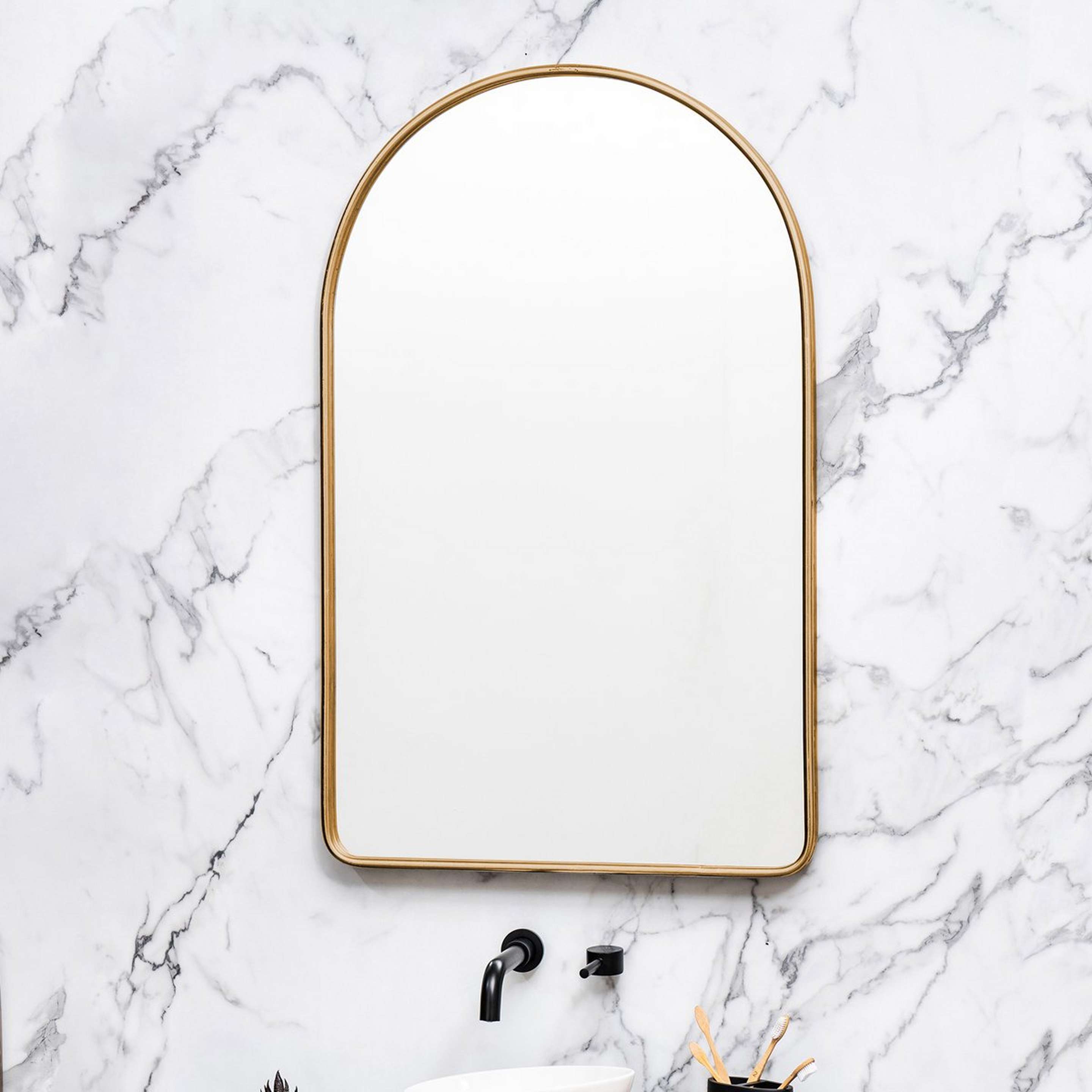 A Simply Arched Mirror with Gold color