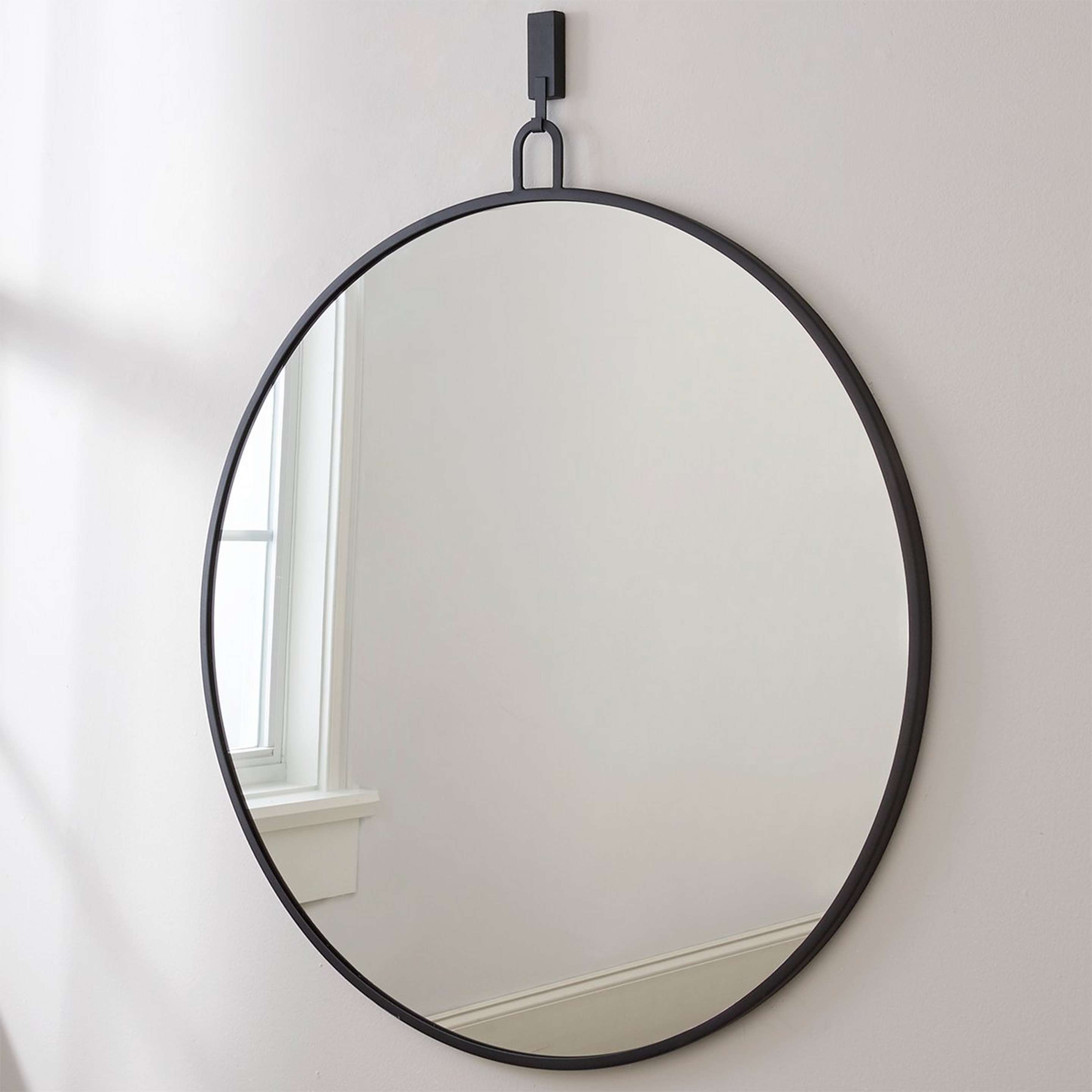 A 40" Henlein Mirror - Round with Black color