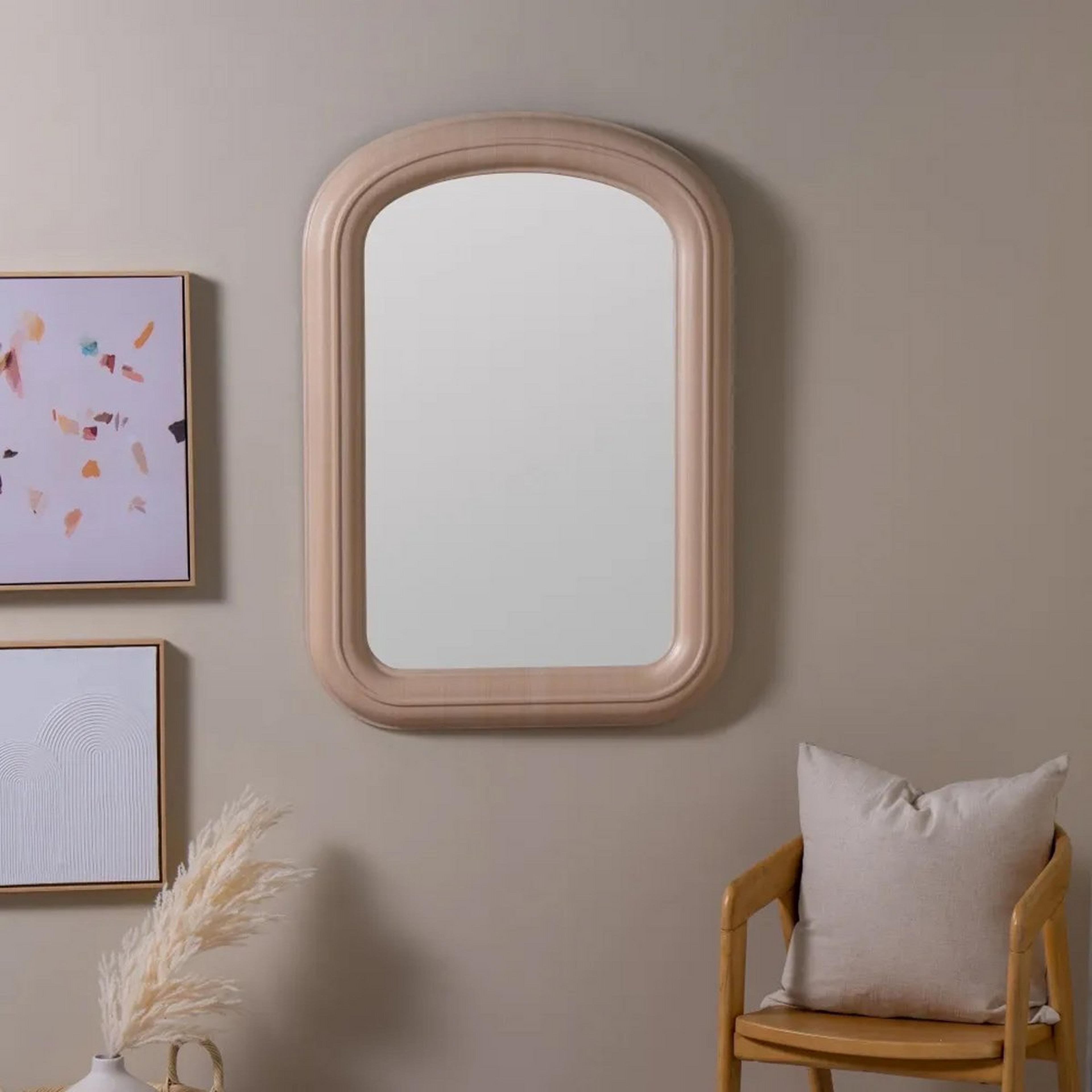 A Macizo Mirror with undefined color