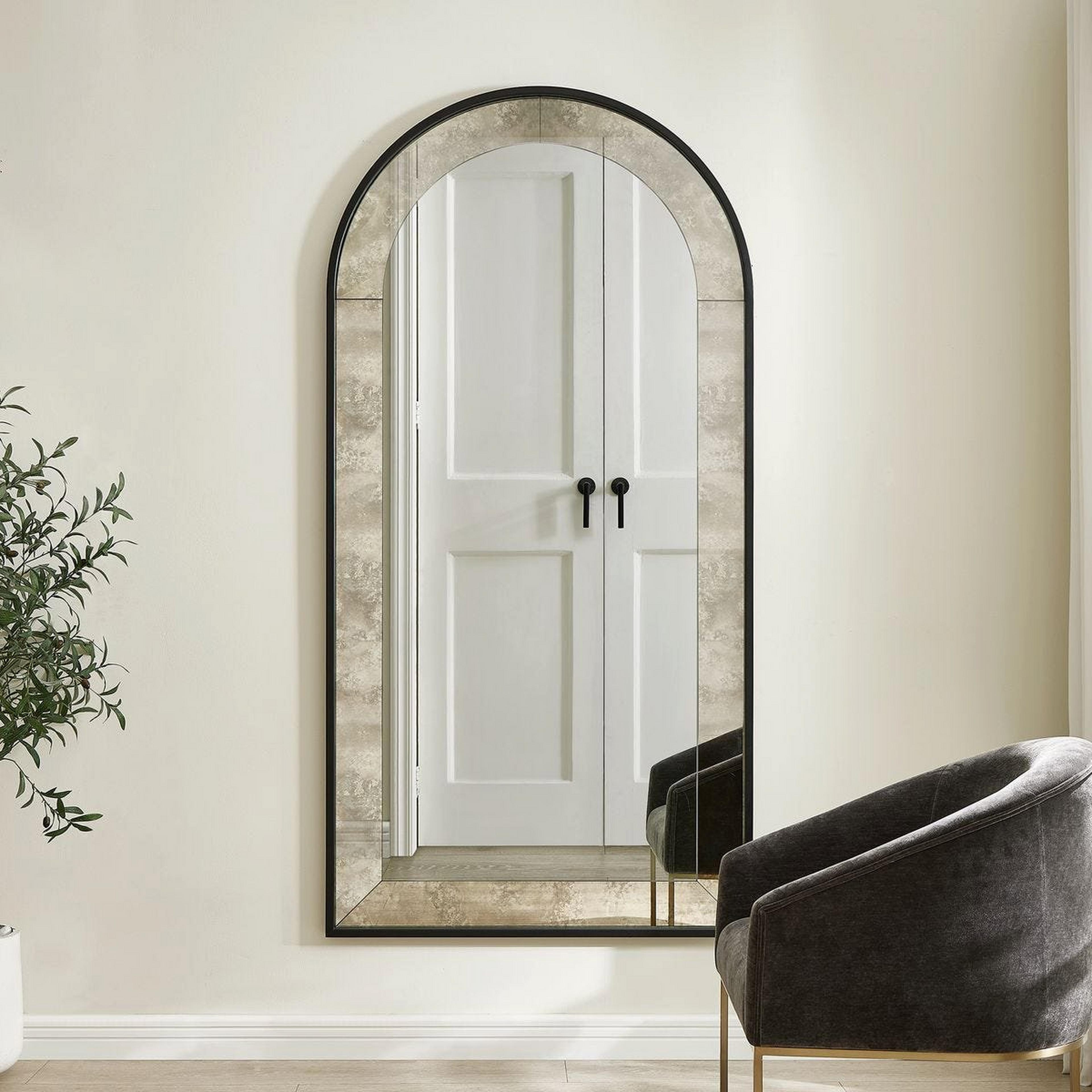 A Antonella Mirror with Black / Antique Mirror color